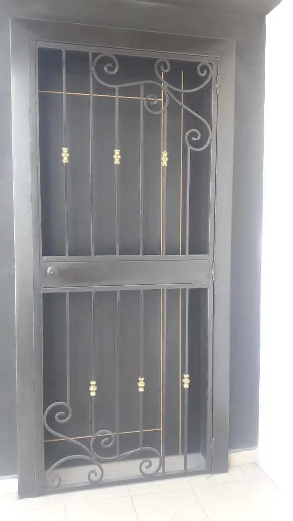 Cubre puerta elegante